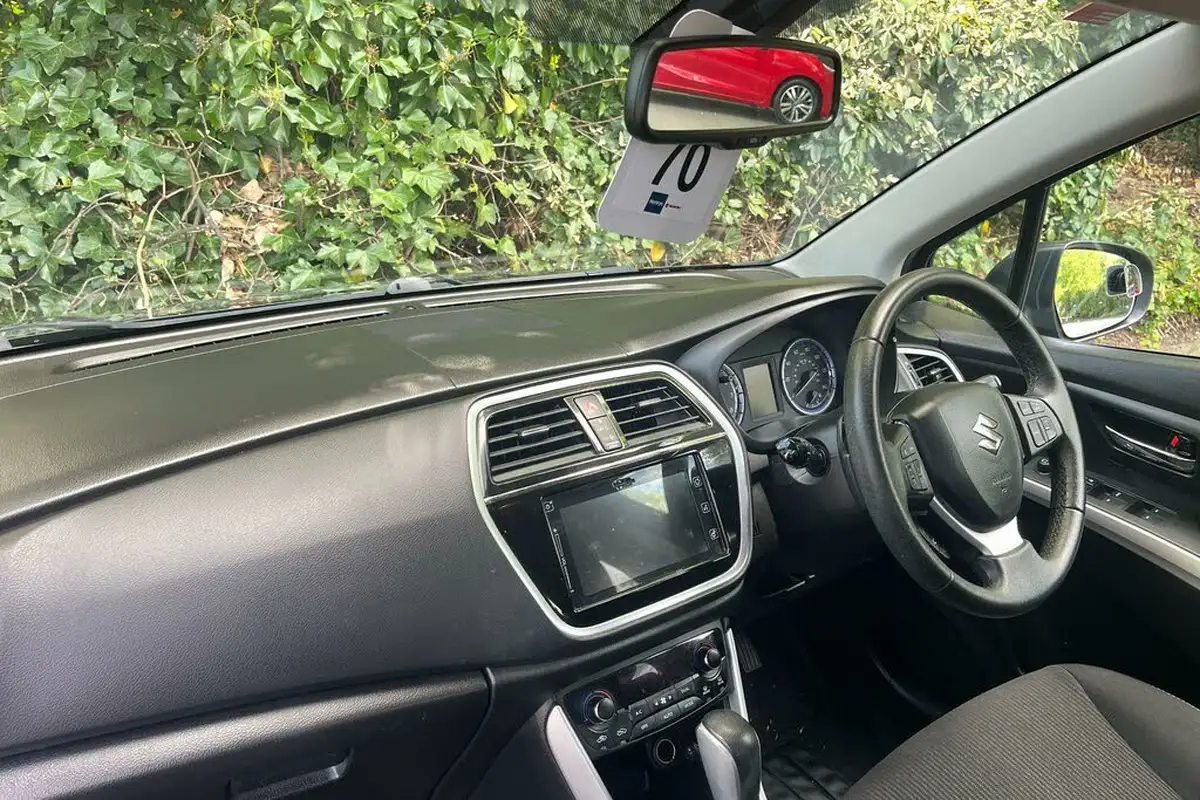 2018-suzuki-s-cross-10-boosterjet-sz-t-110ps-988cc-auto-big-4