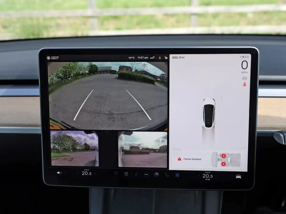 2022-tesla-model-y-e-long-range-big-46