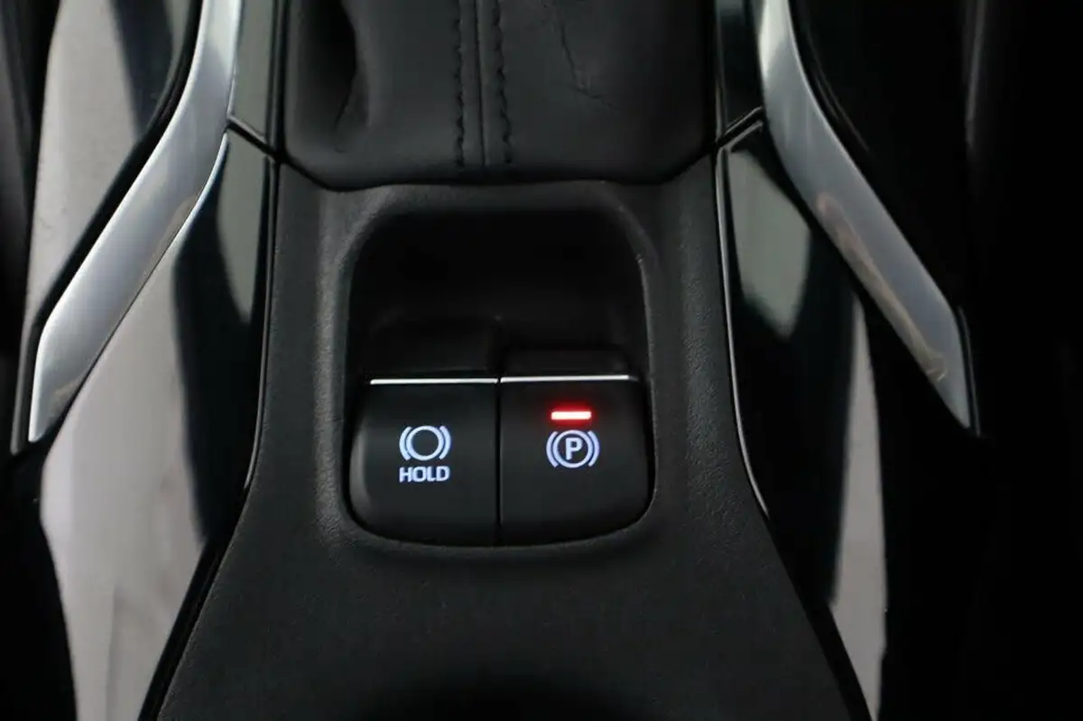 2021-toyota-corolla-18-vvt-i-icon-tech-spare-wheel-touring-sports-5d-big-21