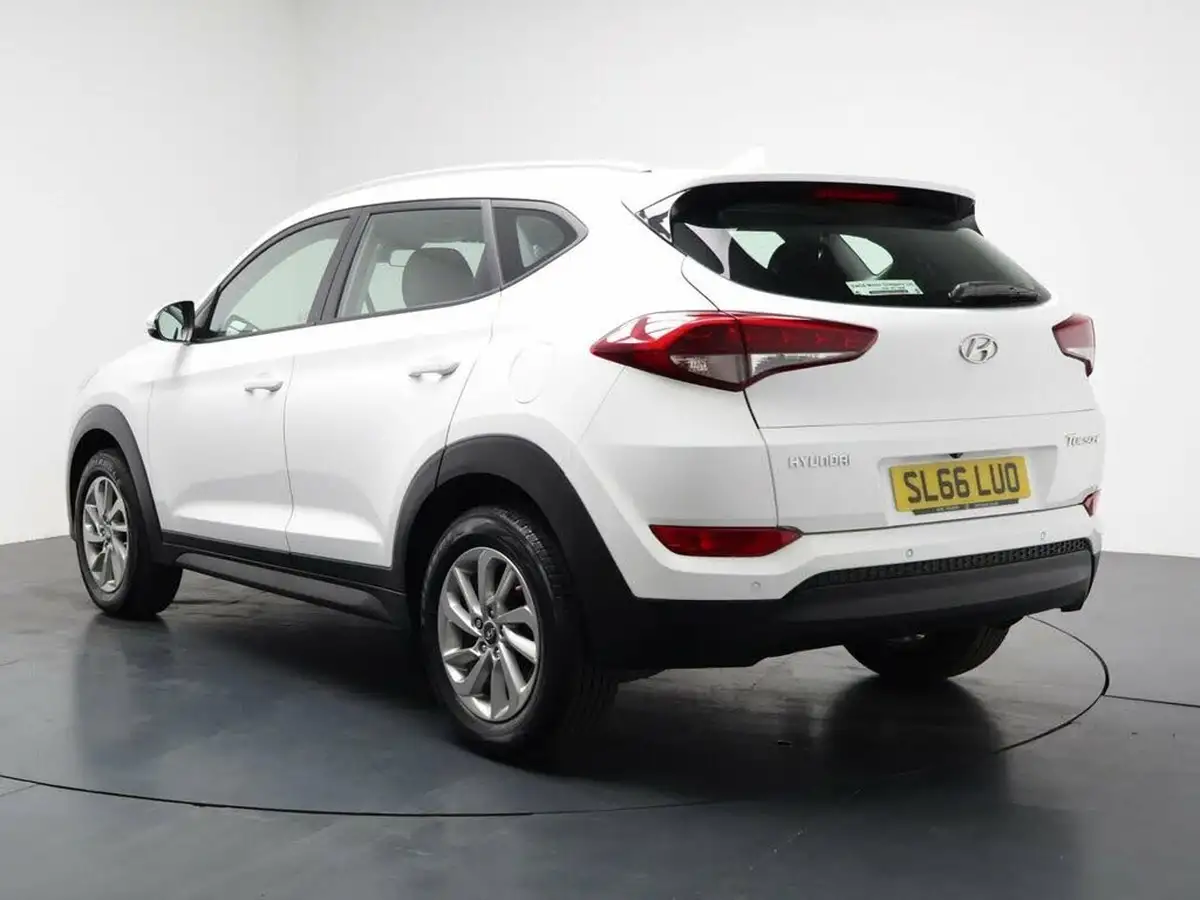 2016-hyundai-tucson-17crdi-blue-drive-se-nav-116ps-big-8