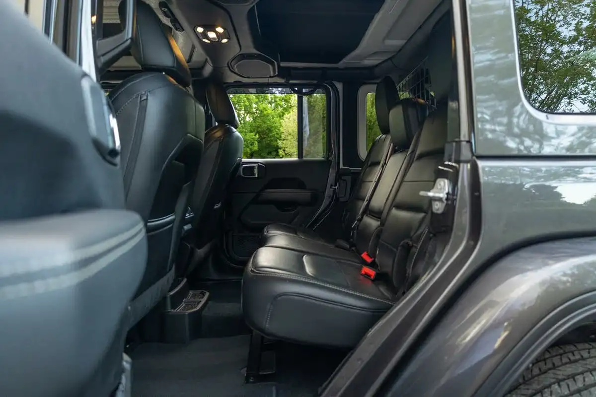 2019-jeep-wrangler-20-gme-overland-hard-5d-big-22