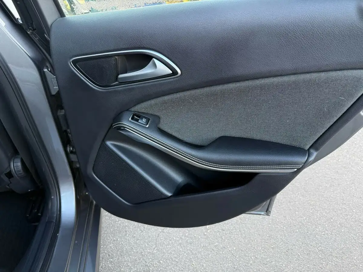 2014-mercedes-benz-a-class-16-a180-se-big-39