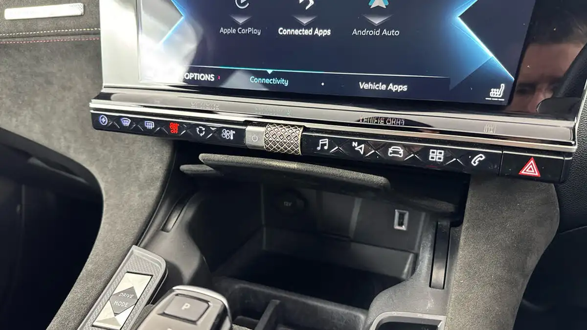 2022-ds-ds-7-crossback-e-tense-performance-line-225ps-big-18