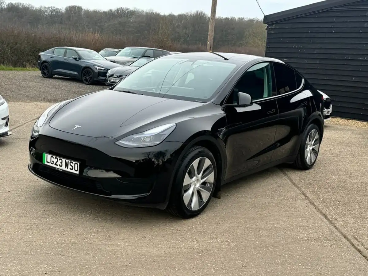 2023-tesla-model-y-e-rwd-big-6