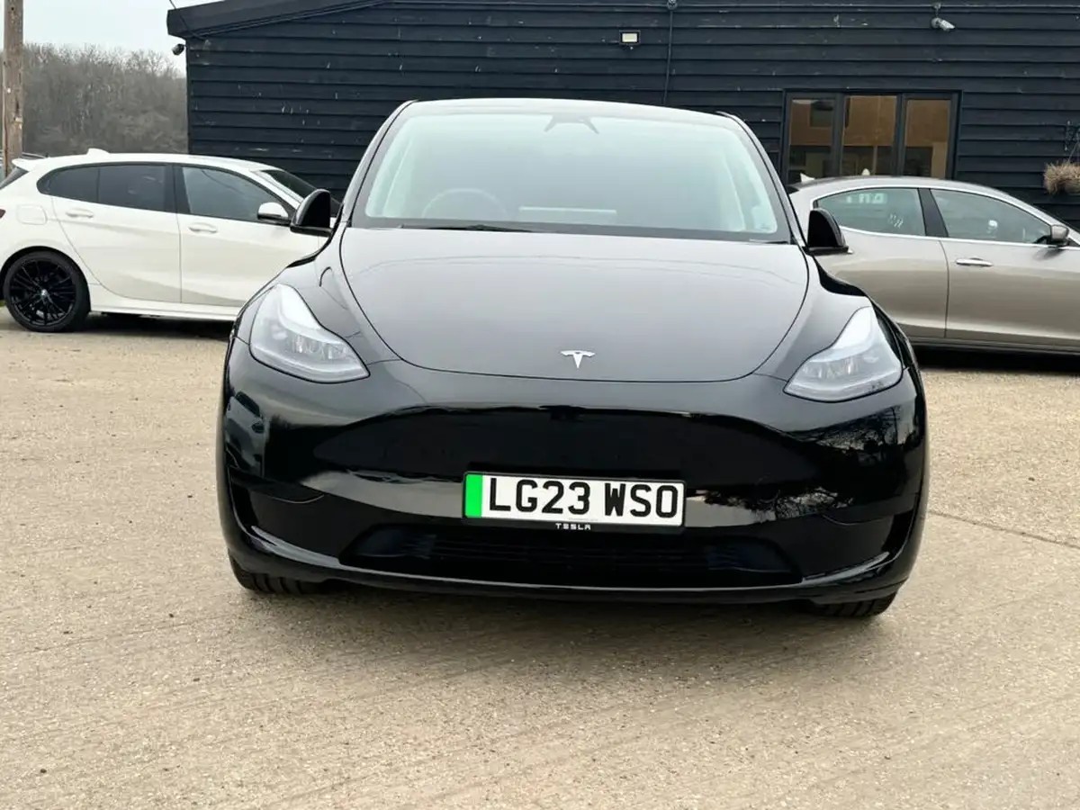 2023-tesla-model-y-e-rwd-big-2