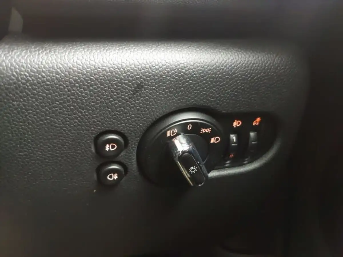 2019-mini-cooper-15-cooper-classic-hatchback-5d-big-19
