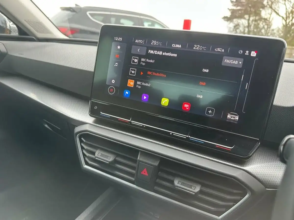 2022-seat-leon-10-tsi-evo-se-dynamic-hatchback-big-15