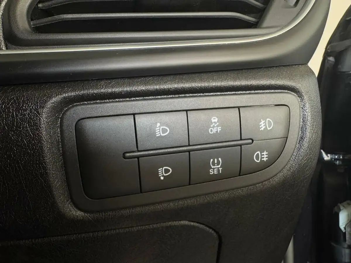 2021-fiat-tipo-10-cross-big-10