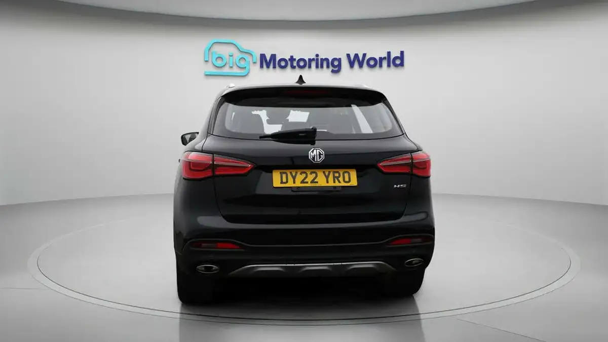 2022-mg-hs-15t-gdi-exclusive-162ps-big-6
