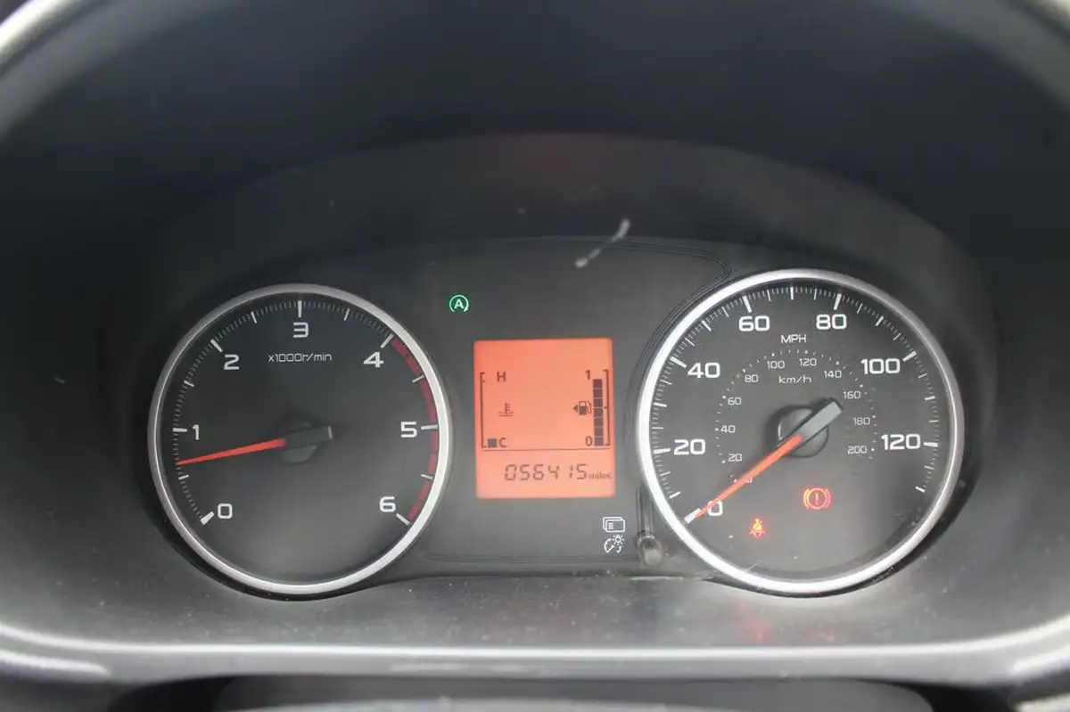 2019-mitsubishi-l200-24di-d-4life-eu6b-double-pickup-big-16
