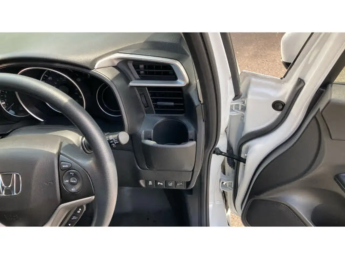 2015-honda-jazz-13-i-vtec-se-big-32