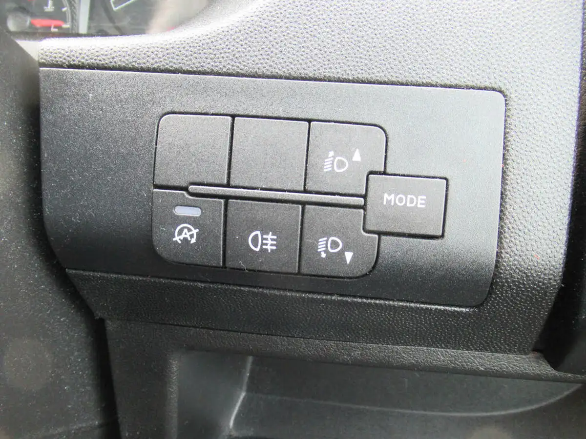2020-peugeot-boxer-22-bluehdi-professional-335-l3-h2-panel-big-23