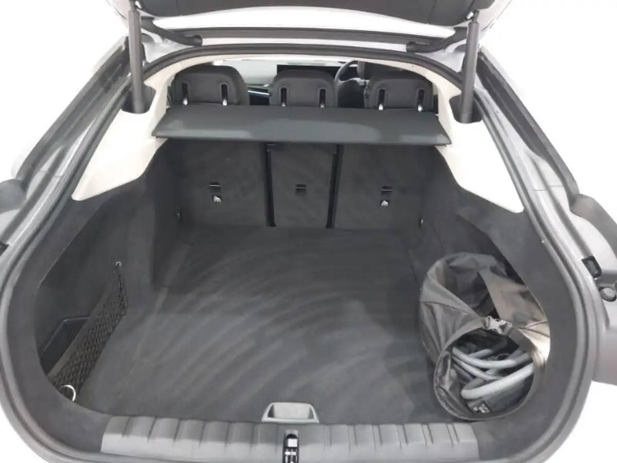 2024-bmw-i4-e-edrive35-sport-big-7