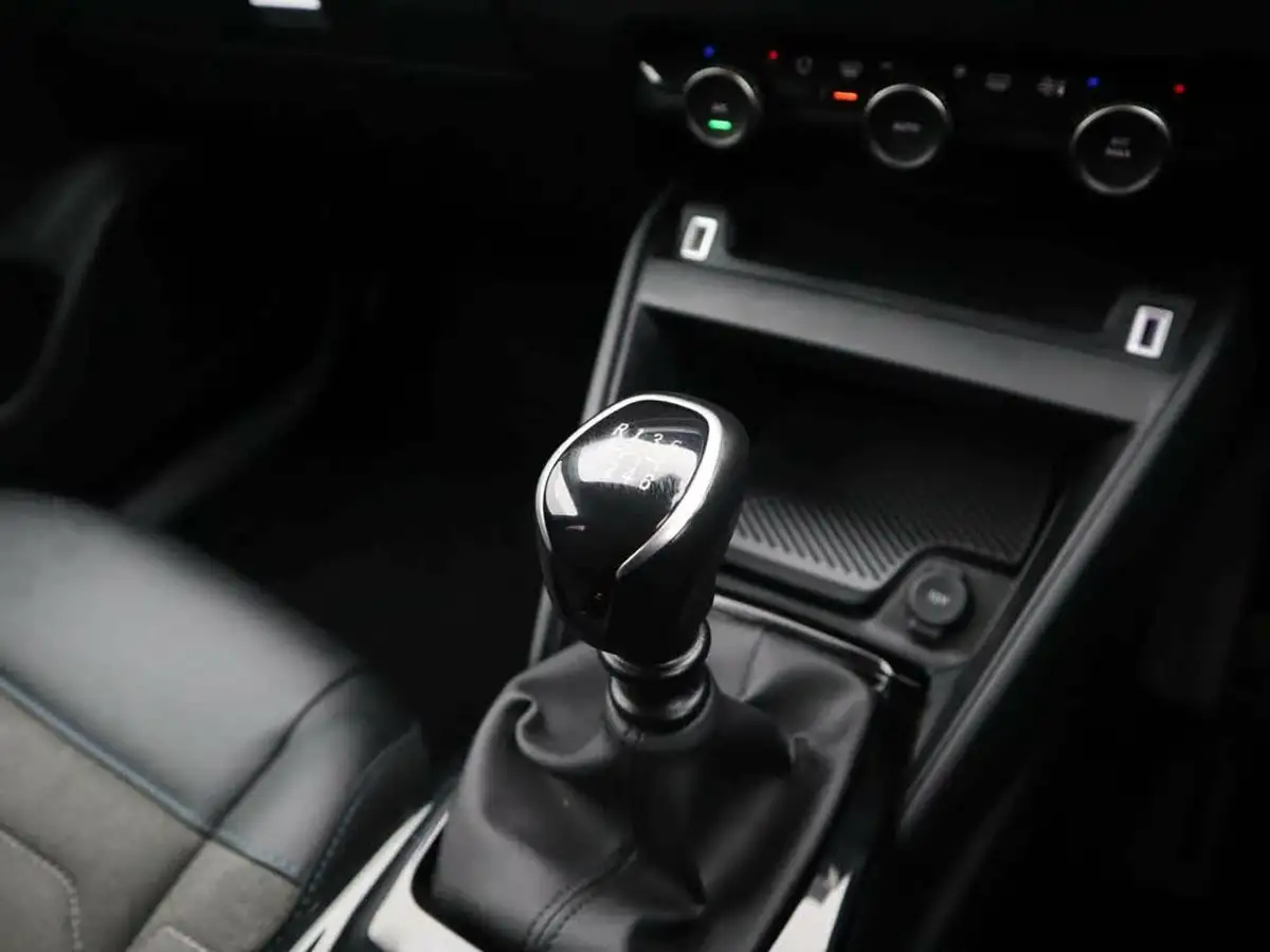 2021-citroen-c4-15bluehdi-shine-110ps-big-35