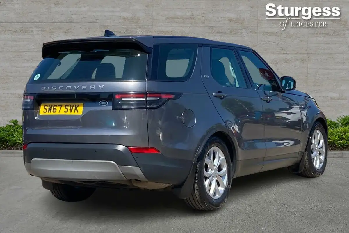 2017-land-rover-discovery-30td6-se-259ps-awd-station-wagon-5d-auto-big-4
