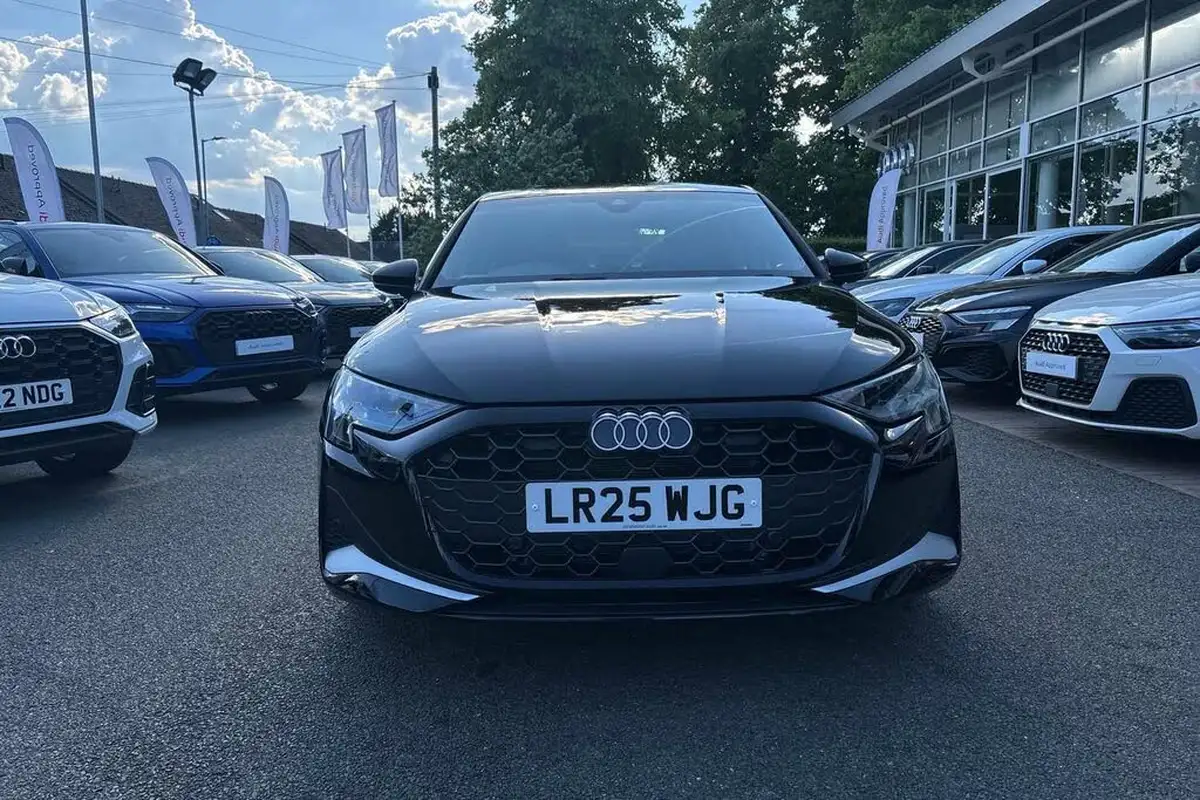 2025-audi-a3-15-40-tfsi-e-sport-big-27