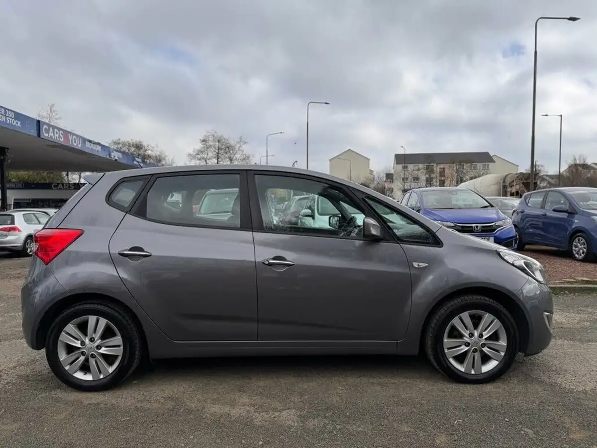 2013-hyundai-ix20-16-active-123bhp-big-7