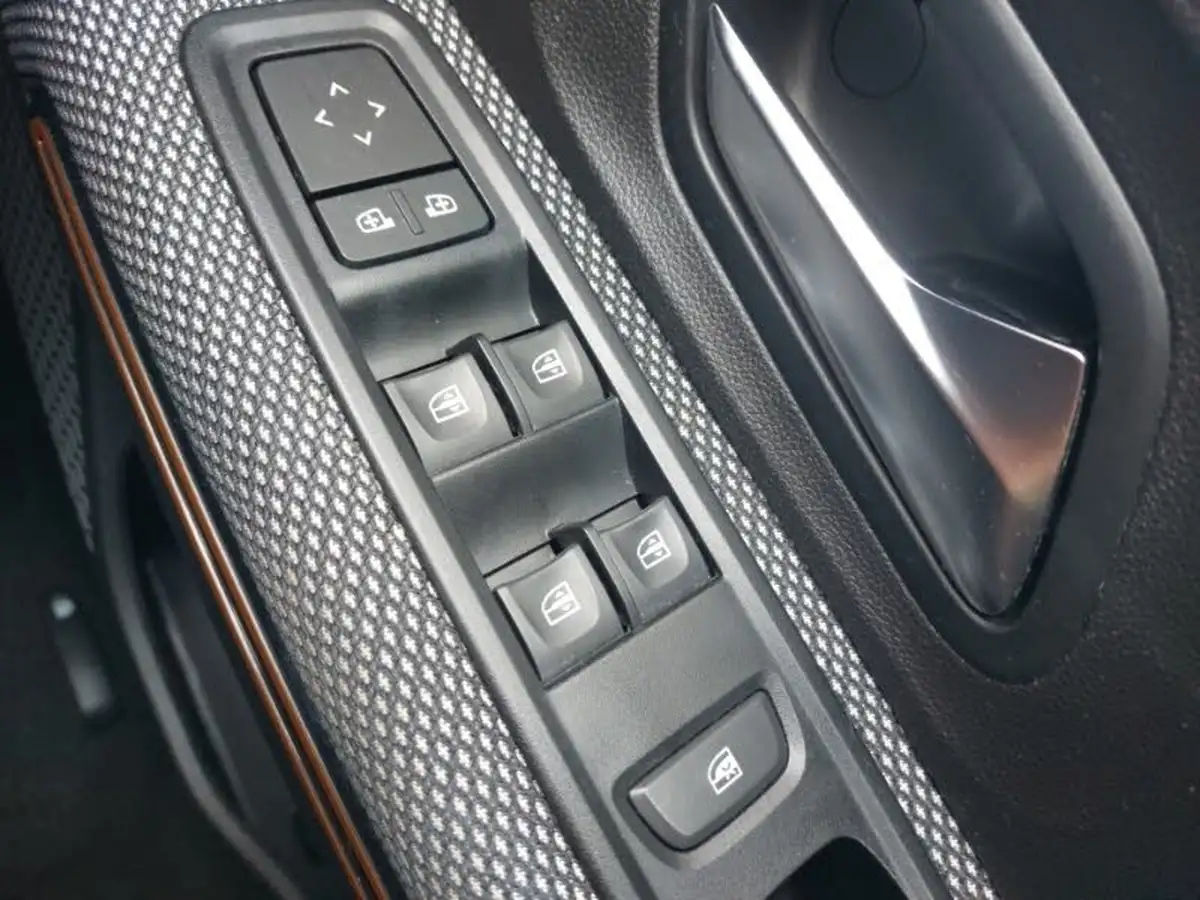 2022-dacia-sandero-stepway-10-tce-comfort-90bhp-big-14
