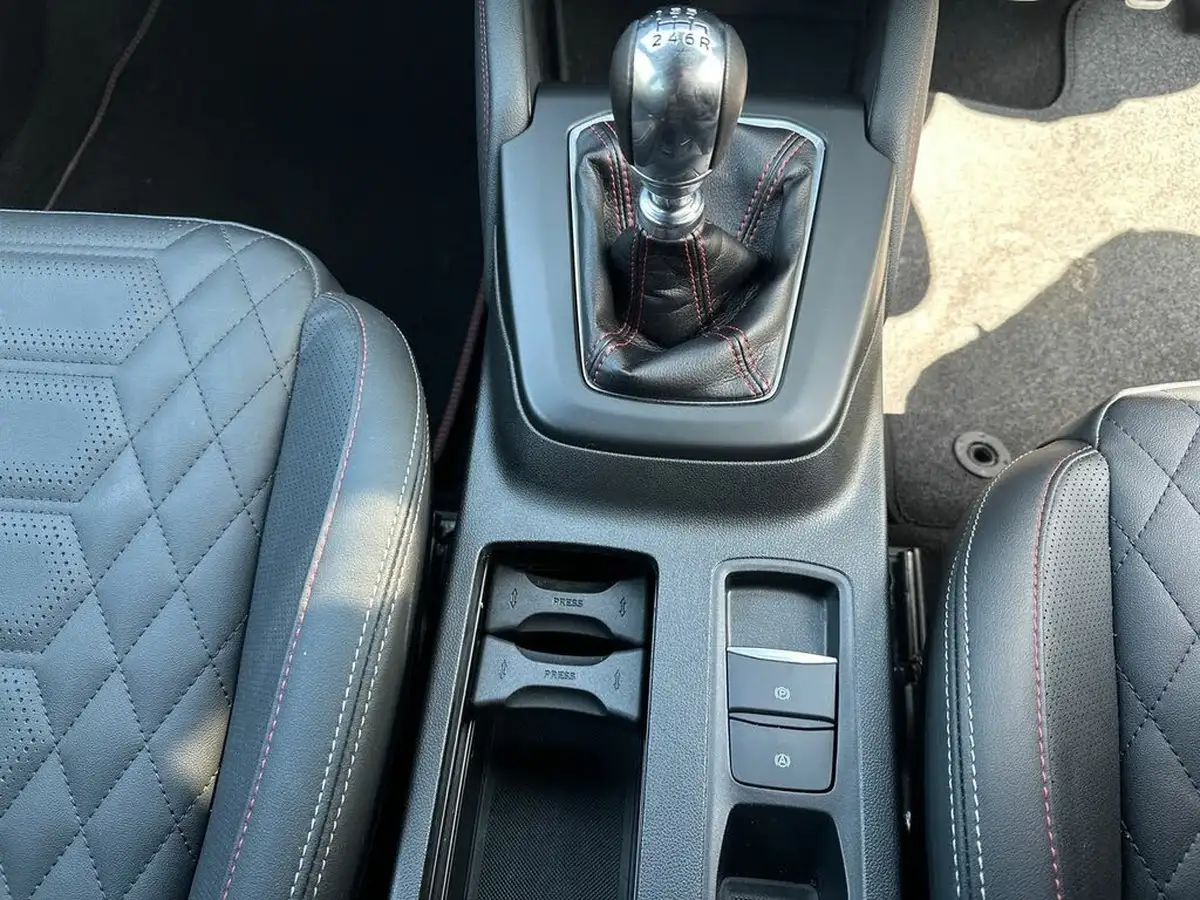 2023-ford-focus-10t-st-line-x-125ps-hatchback-big-27