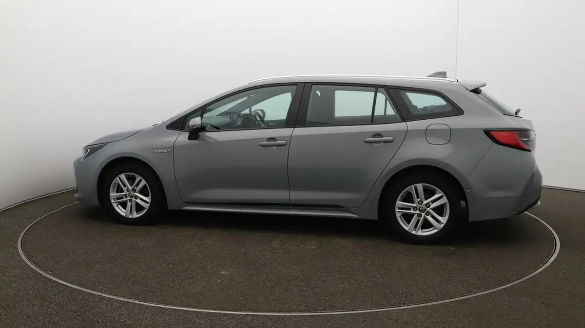 2021-toyota-corolla-18-vvt-i-icon-tech-spare-wheel-touring-sports-5d-big-57