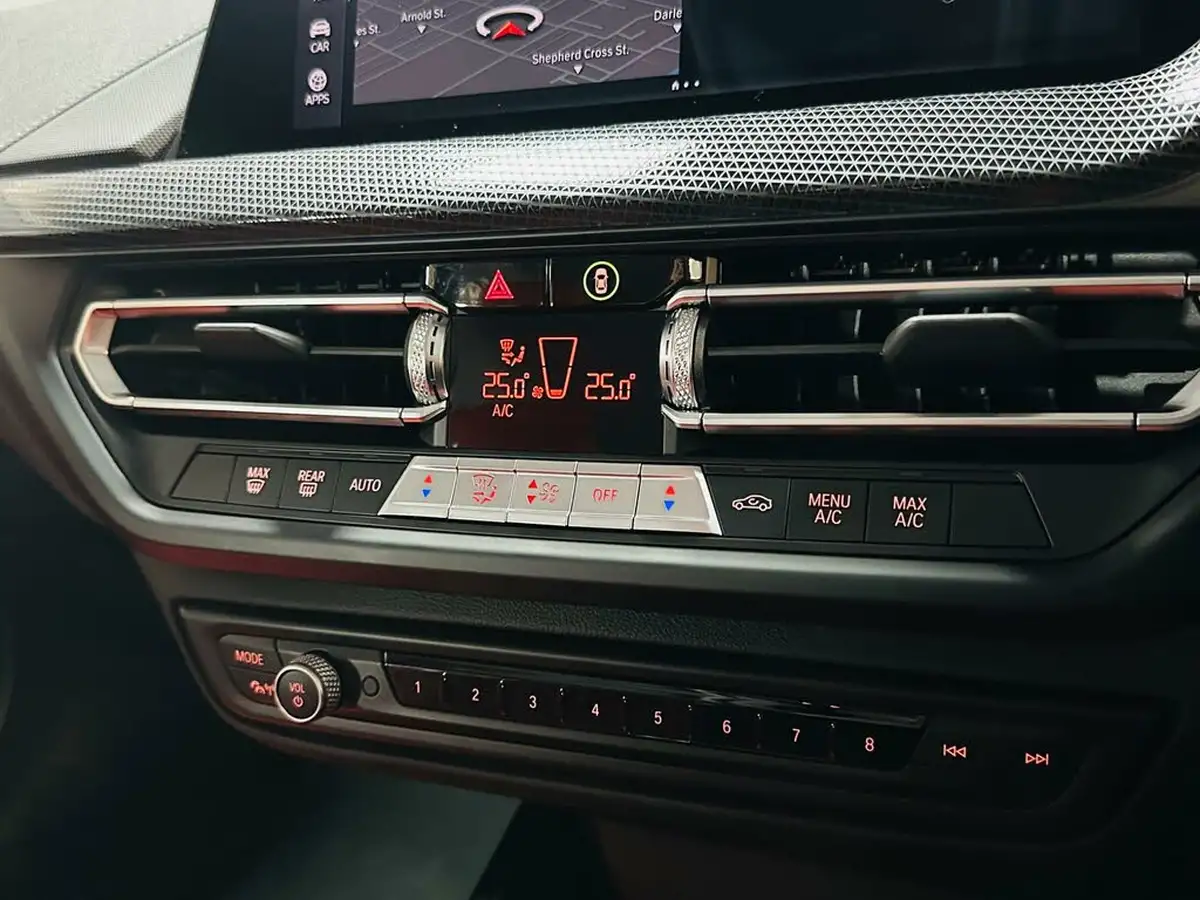 2021-bmw-1-series-15-118i-sport-lcp-big-43