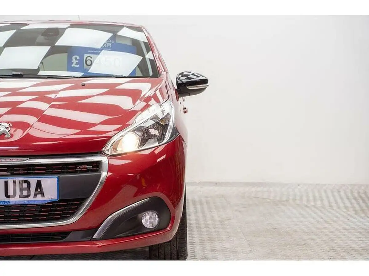 2016-peugeot-208-12-puretech-gt-line-5d-big-5