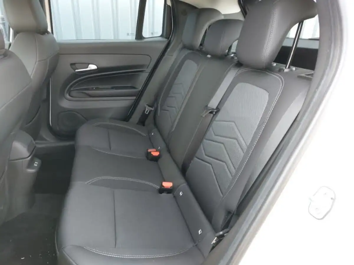 2024-jeep-avenger-12-gse-altitude-big-5