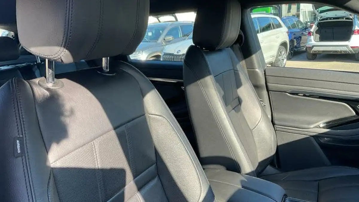 2019-land-rover-range-rover-evoque-20-d180-r-dynamic-s-big-33