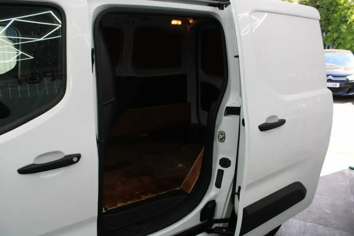 2021-citroen-berlingo-15bluehdi-650-enterprise-pro-big-19