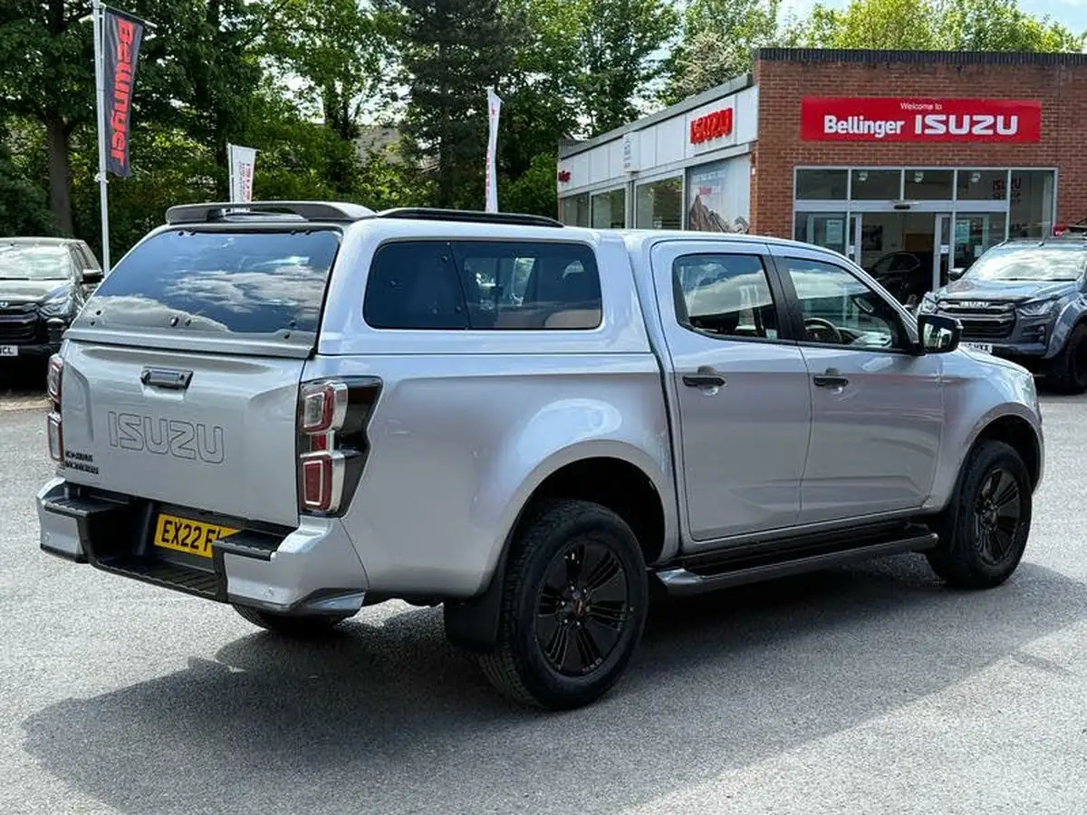 2022-isuzu-d-max-19td-v-cross-pick-up-auto-big-11