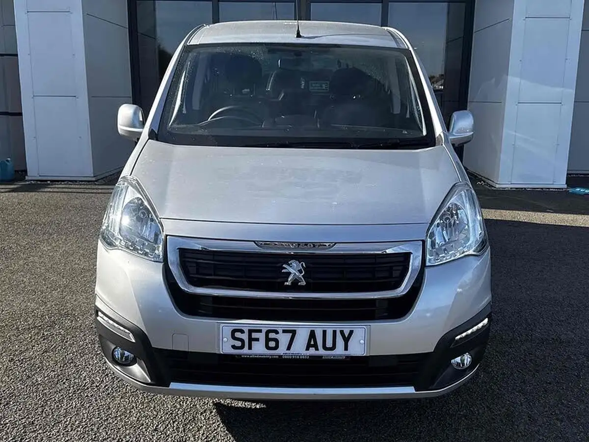 2017-peugeot-partner-big-1