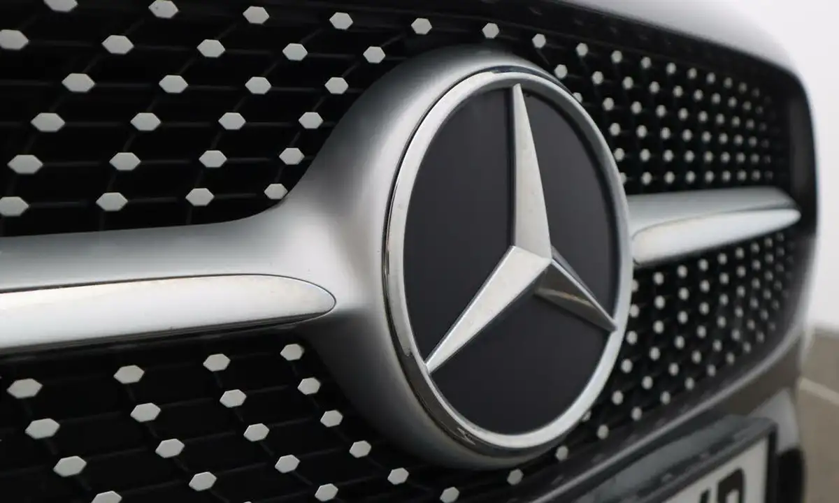 2020-mercedes-benz-a-class-13-a200-amg-line-hatchback-5d-7g-dct-big-22