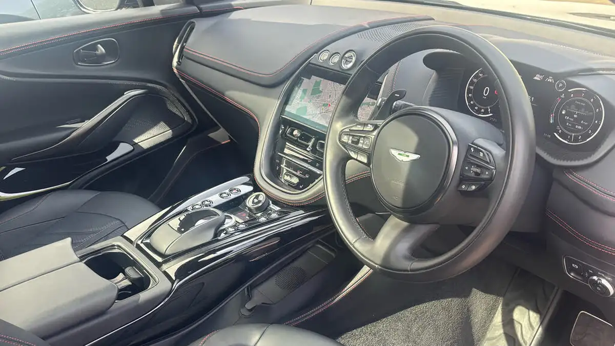 2024-aston-martin-dbx-40-v8-big-2