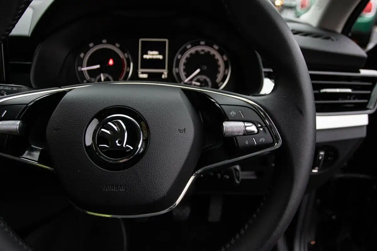 2023-skoda-scala-10-tsi-se-technology-95ps-big-21