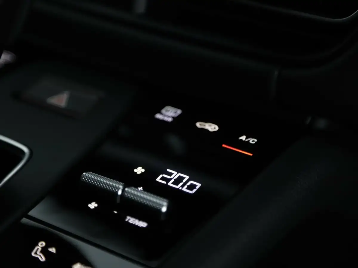 2025-porsche-macan-20-t-big-22