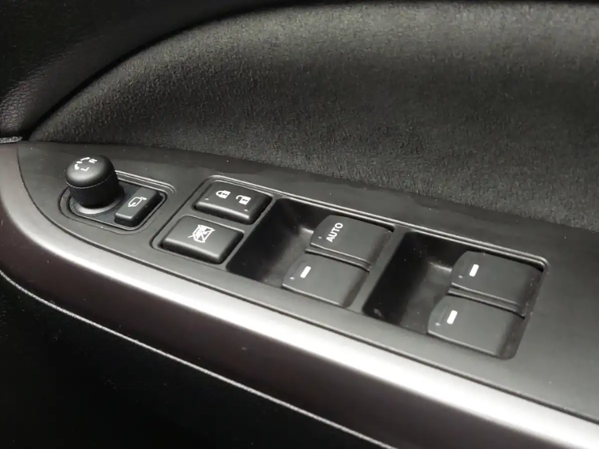 2024-suzuki-s-cross-15-ultra-allgrip-big-18