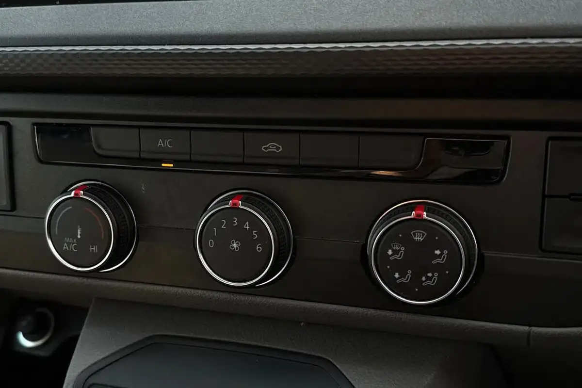 2024-volkswagen-transporter-big-18