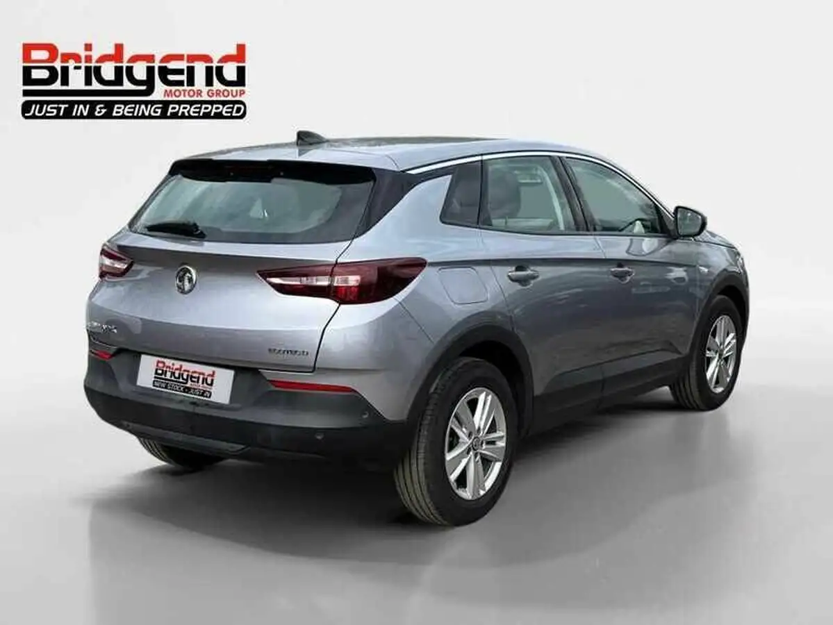 2021-vauxhall-grandland-x-15td-business-edition-nav-big-2