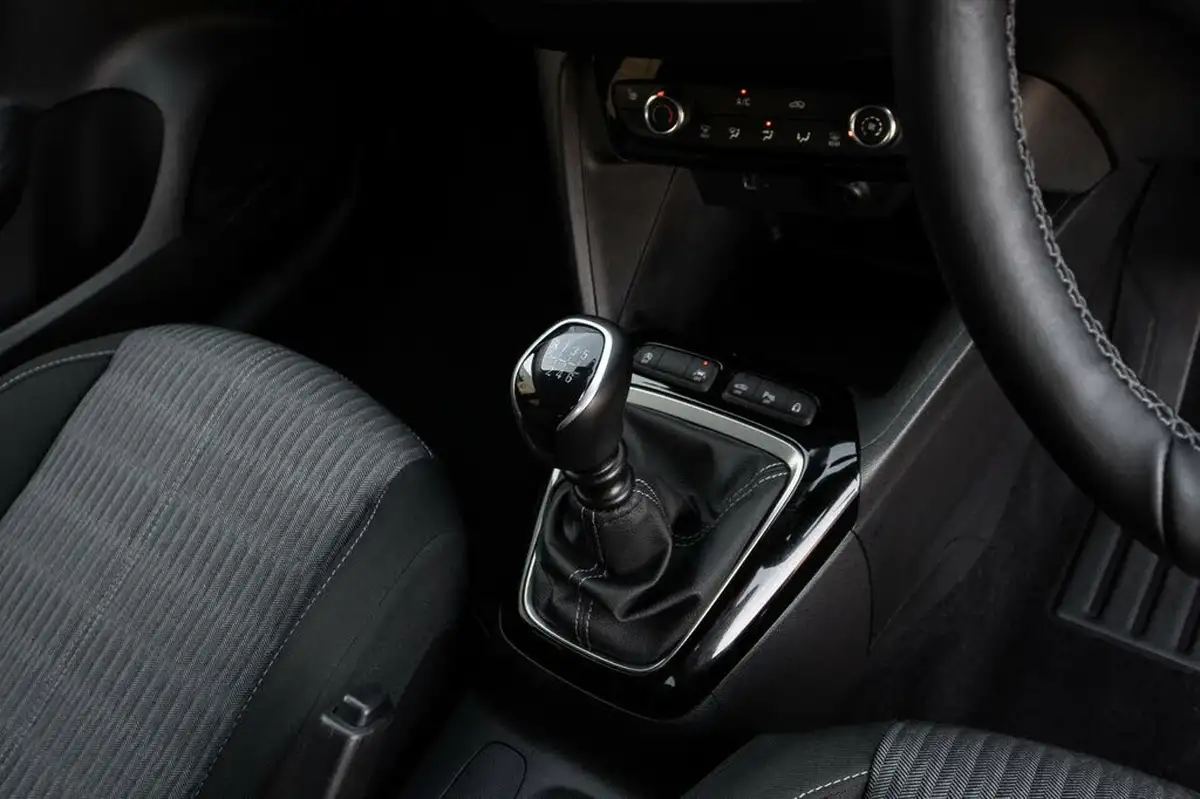 2021-vauxhall-corsa-12-turbo-griffin-edition-big-29
