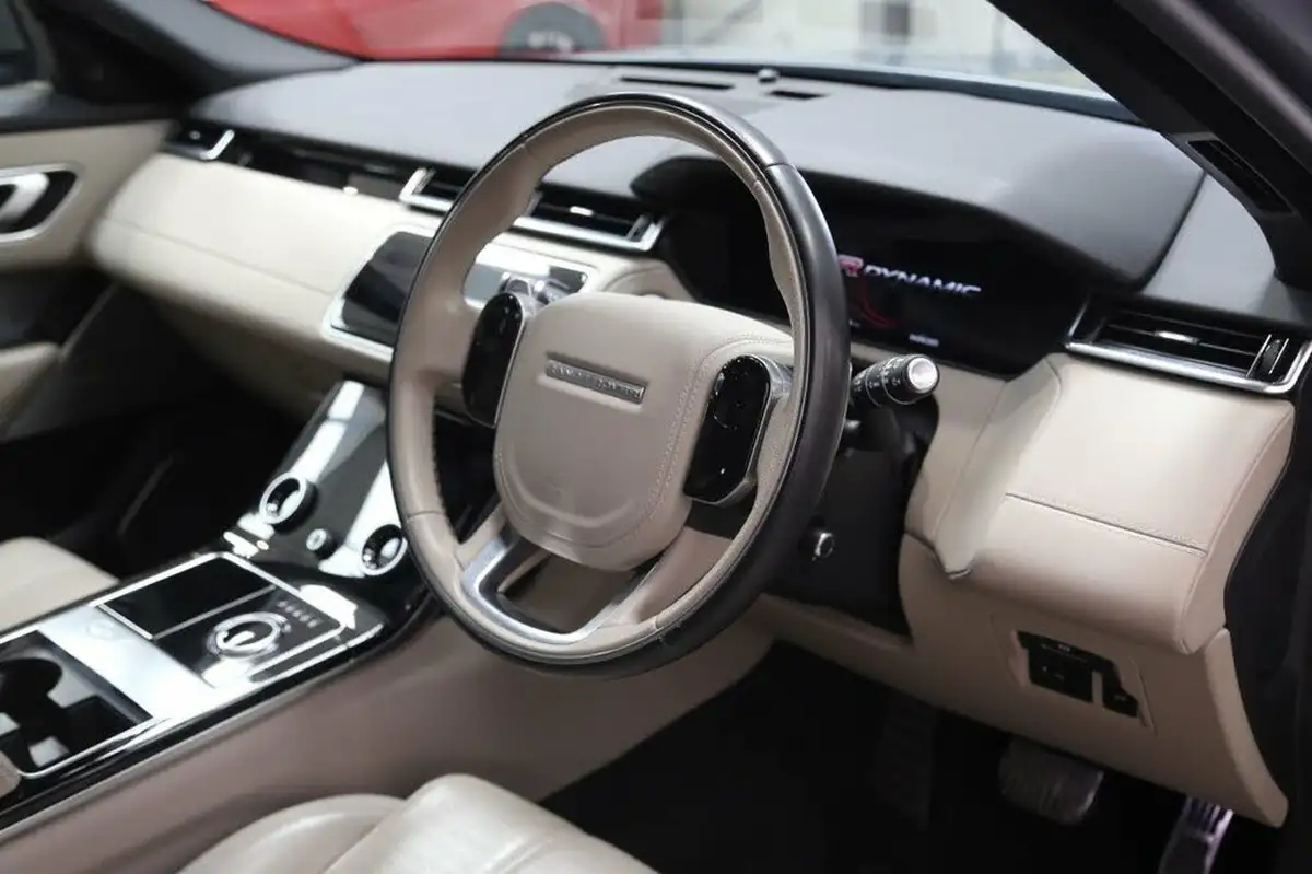 2019-land-rover-range-rover-velar-20-d240-r-dynamic-hse-big-26