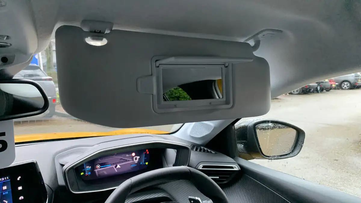 2023-peugeot-208-12-puretech-allure-premium-130ps-eat8-big-37