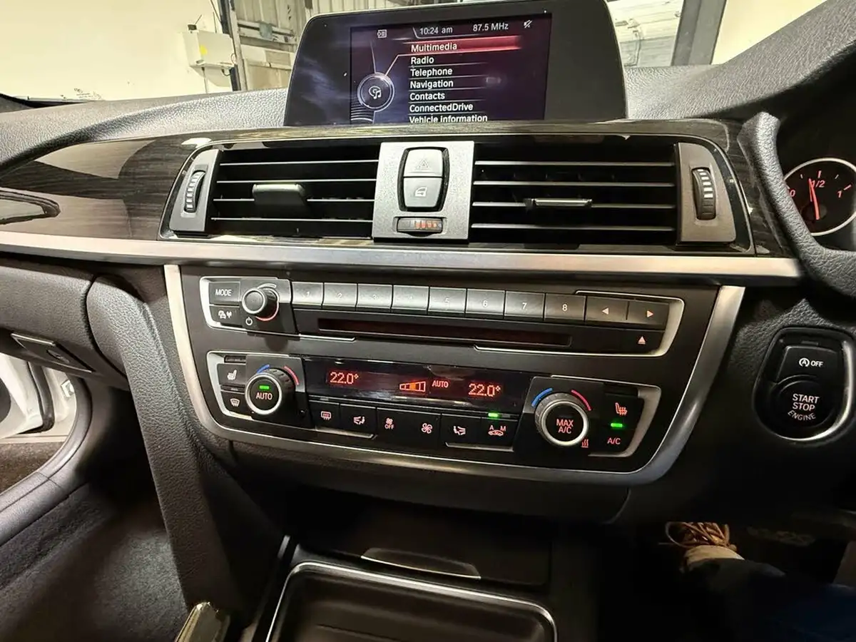2015-bmw-3-series-20-328i-luxury-touring-5d-auto-big-22