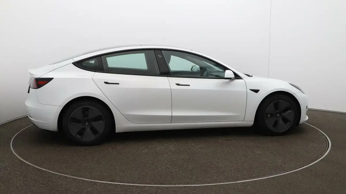 2021-tesla-model-3-e-long-range-4x4-big-48