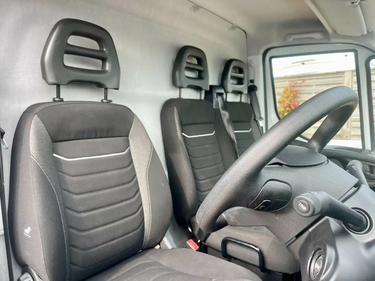 2022-iveco-daily-s-class-23td-35s14v-business-3520mm-h2-136pseu6dt-big-12