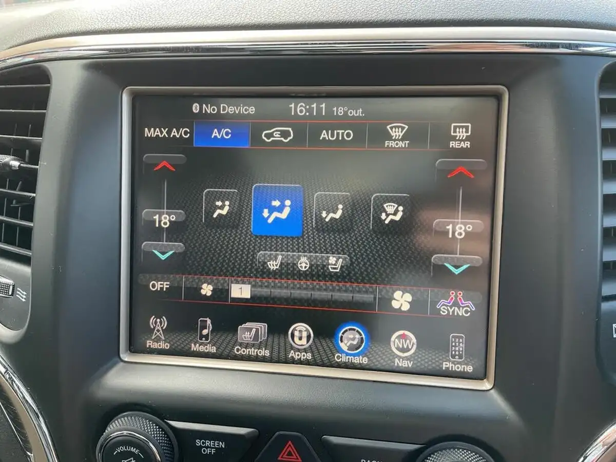 2017-jeep-grand-cherokee-30crd-summit-big-25