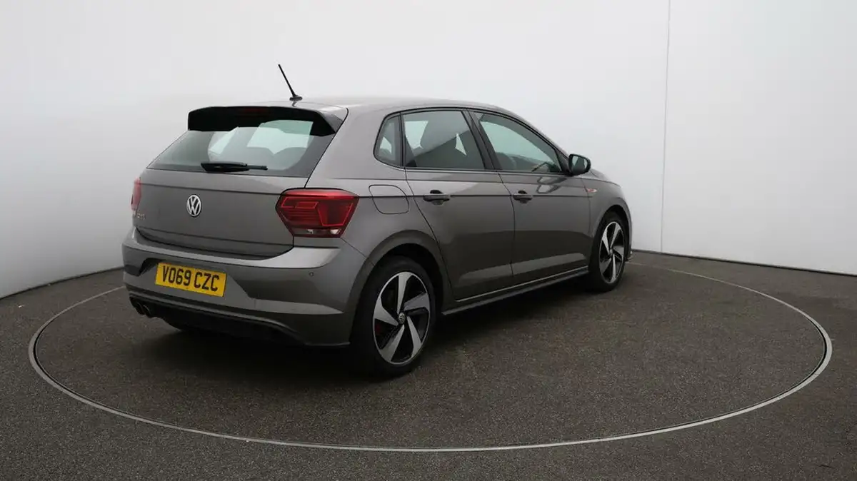 2019-volkswagen-polo-20-tsi-gti-big-53
