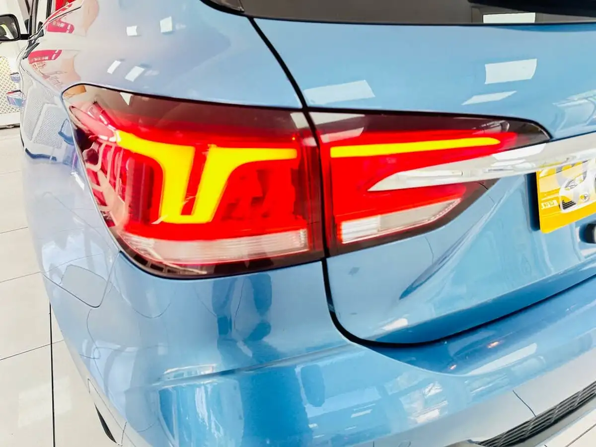 2022-mg-mg5-e-exclusive-ev-long-range-big-11