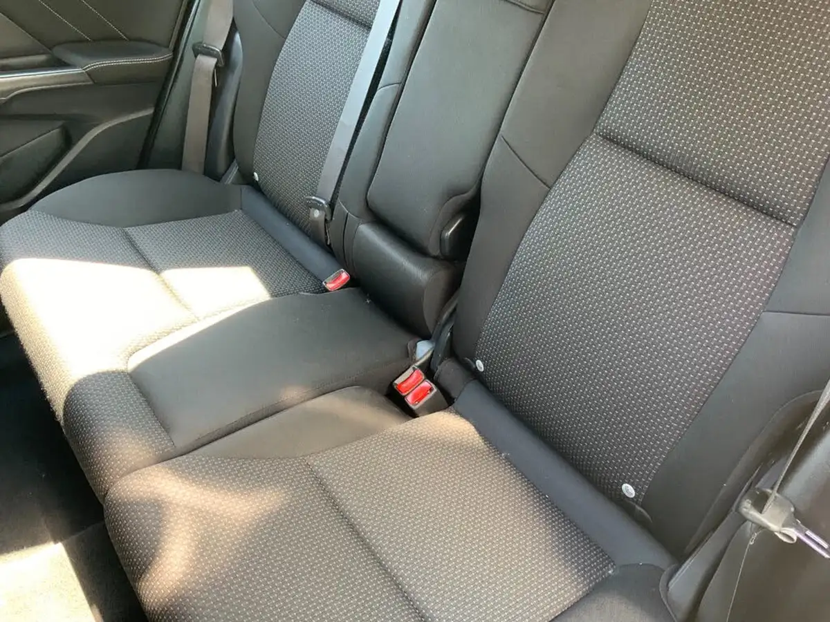 2016-honda-civic-14-i-vtec-se-plus-navi-big-23