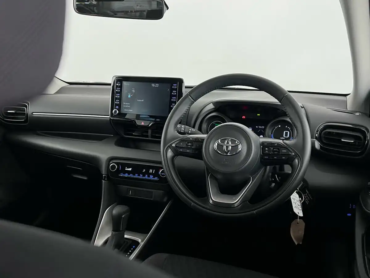 2022-toyota-yaris-15-vvt-i-design-big-18