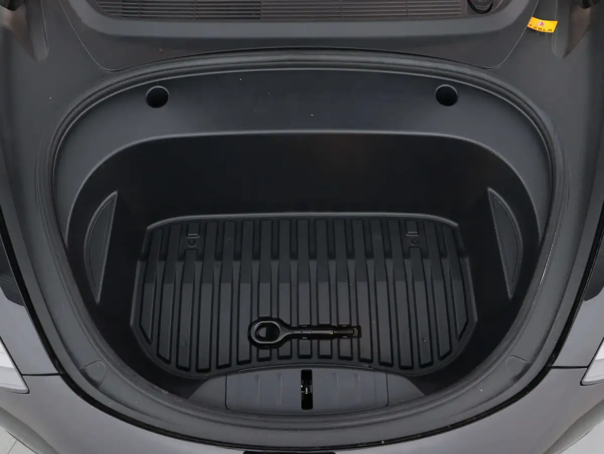 2022-tesla-model-3-e-long-range-big-41
